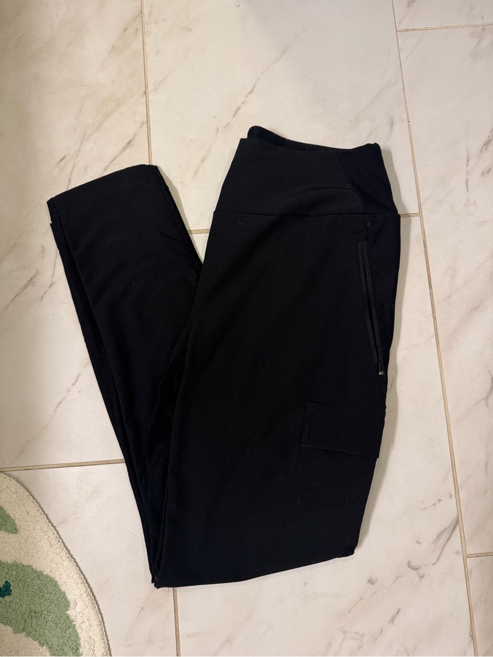 Black High-Waist Athletic Cargo Leggings
